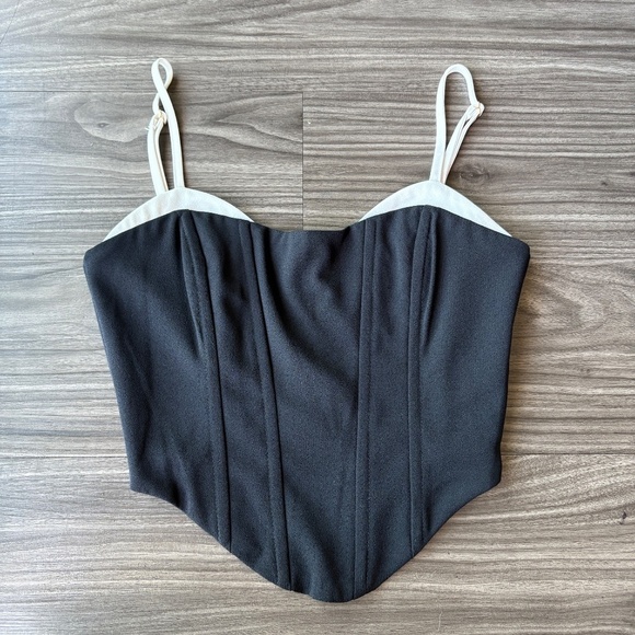 SHOWPO BONNE TOP - FAUX BRA DETAIL PANELLED CORSET TOP IN BLACK AND WHITE - Picture 4 of 9